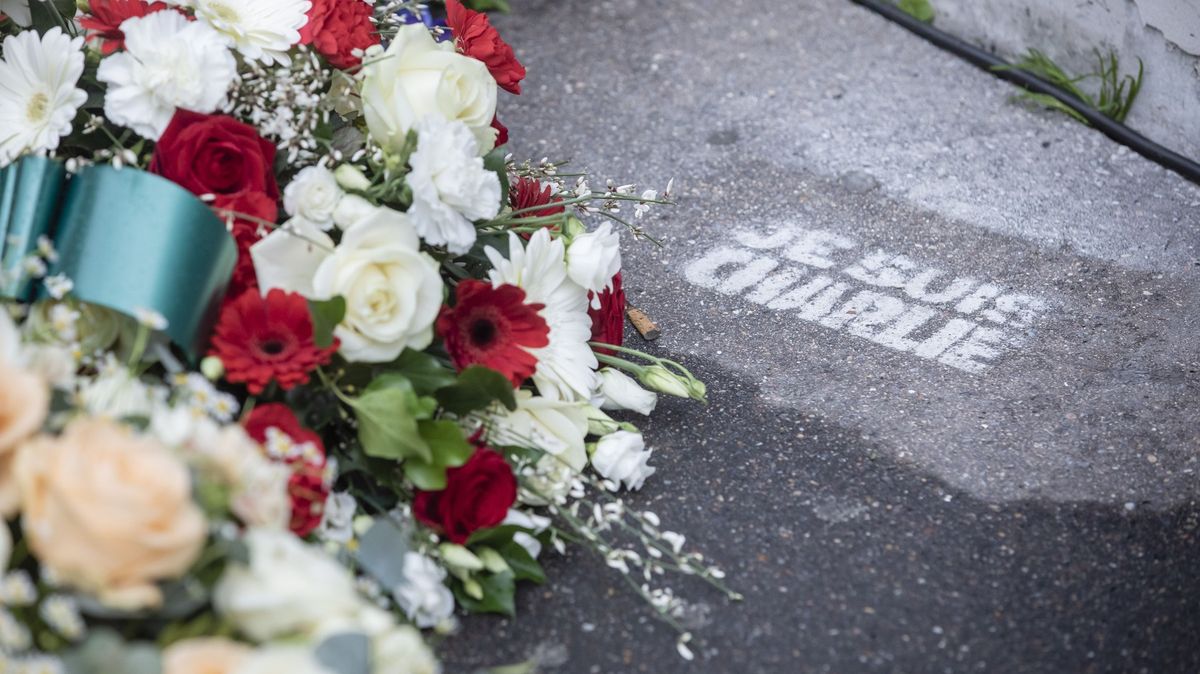 Šest let od útoku na redakci Charlie Hebdo. Téma je stále bolestně živé